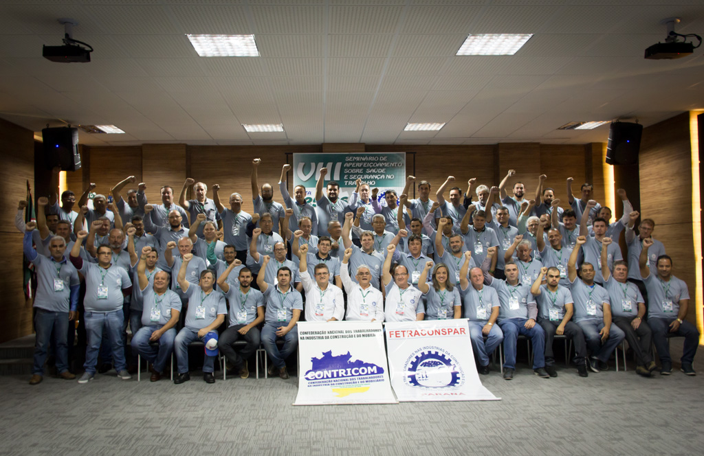 Foto dos Participantes do VII Seminário de Aperfeiçoamento sobre Saúde e Segurança no Trabalho da FETRACONSPAR